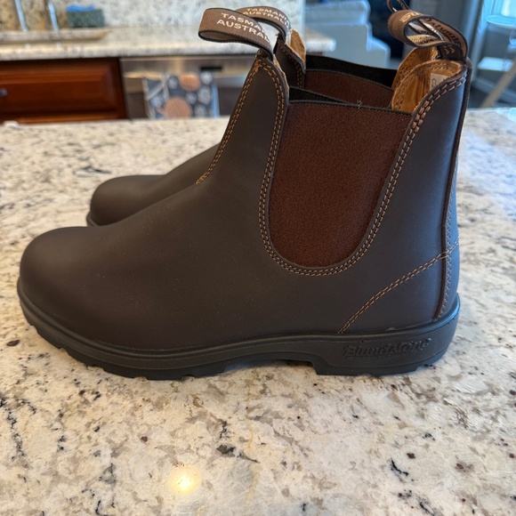 Blundstone Chocolate Brown Chelsea Boots - Picture 2 of 7